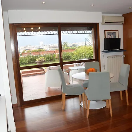Con Vista Apartment *